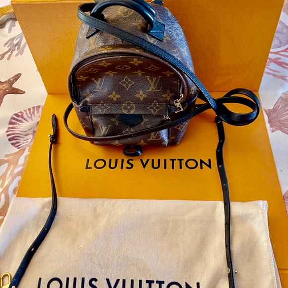Handbag/back pack LV - Picture 8 of 8